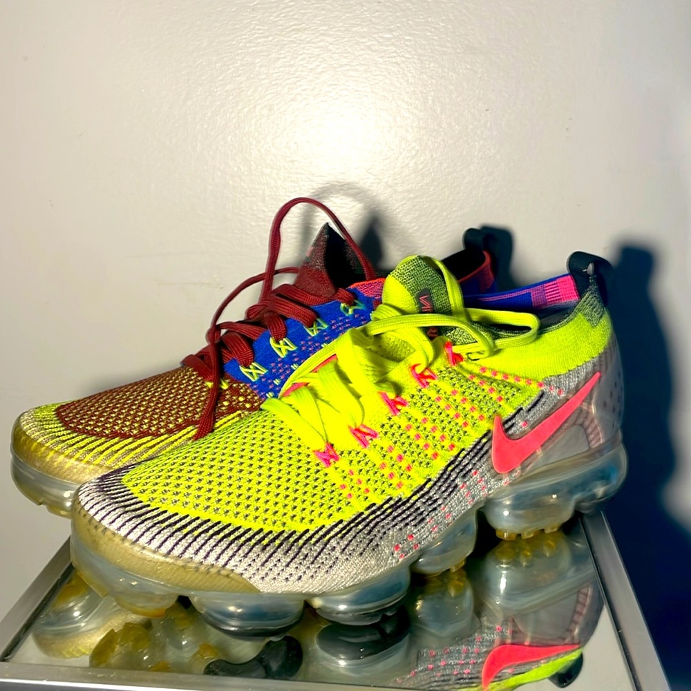 Nike air vapor max flyknit 2 “what the “ multicolor